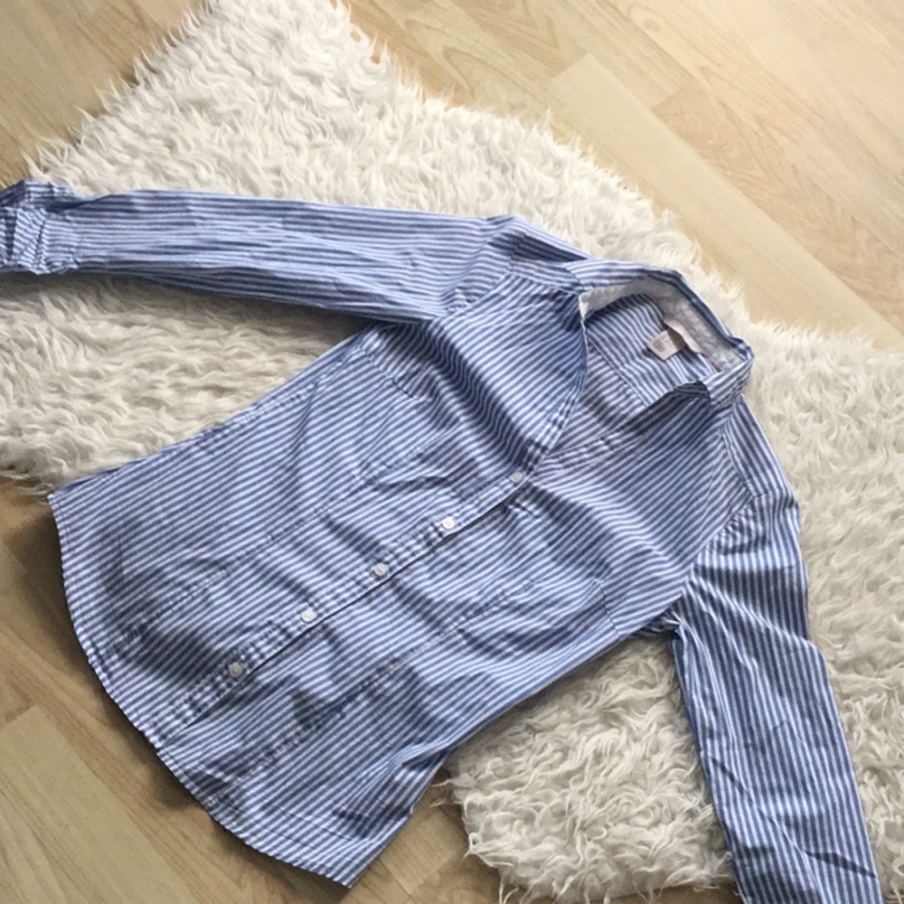 Collared Blue and White Striped Dress Shirt